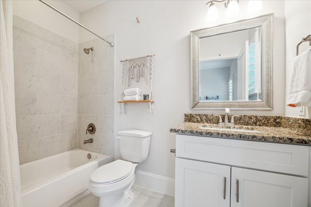 1230 W 25th Street B, Houston, TX 77008