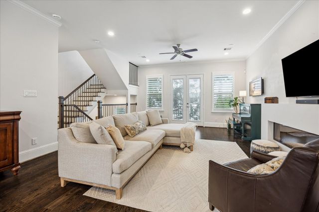 1230 W 25th Street B, Houston, TX 77008