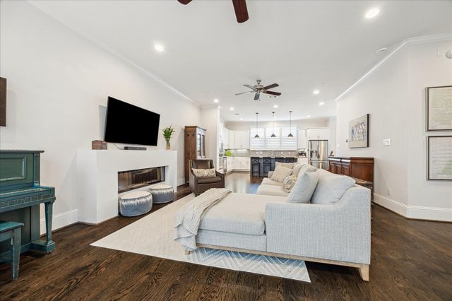 1230 W 25th Street B, Houston, TX 77008