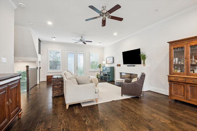 1230 W 25th Street B, Houston, TX 77008