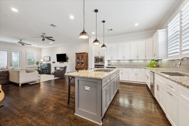 1230 W 25th Street B, Houston, TX 77008