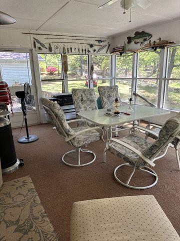 28 Cottage Cir, Linden, TN 37096