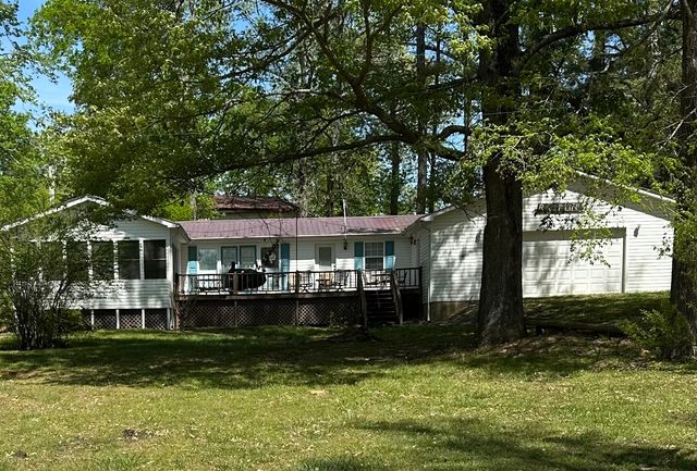 28 Cottage Cir, Linden, TN 37096