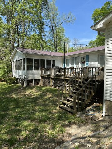 28 Cottage Cir, Linden, TN 37096