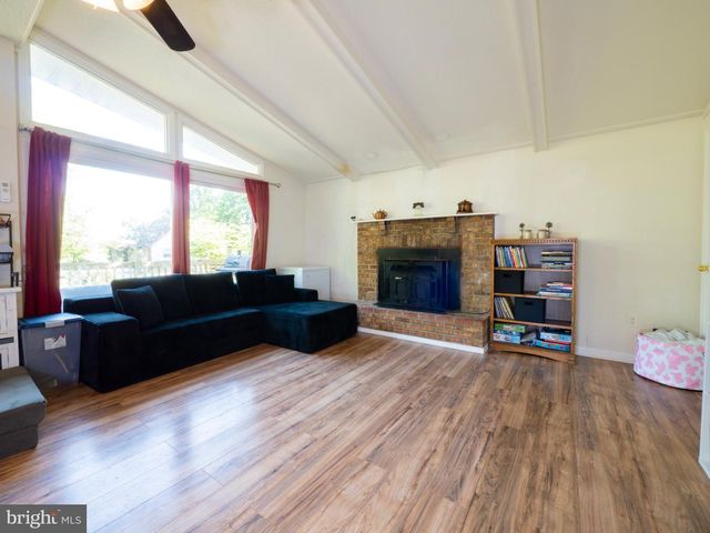 1001 BIFROST WAY, Linden, VA 22642