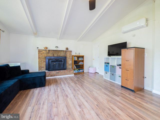 1001 BIFROST WAY, Linden, VA 22642