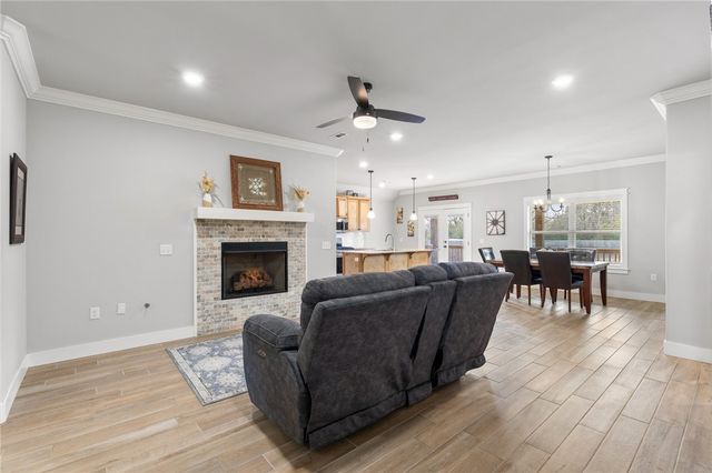 1011 Hampton Street, Tontitown, AR 72762