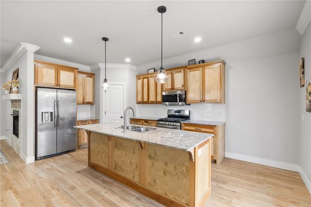 1011 Hampton Street, Tontitown, AR 72762