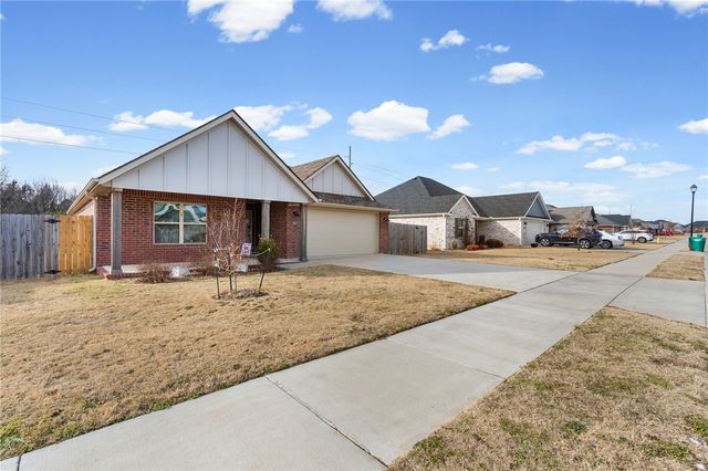 1011 Hampton Street, Tontitown, AR 72762