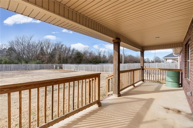 1011 Hampton Street, Tontitown, AR 72762