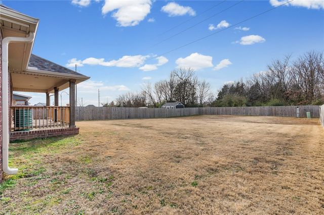 1011 Hampton Street, Tontitown, AR 72762