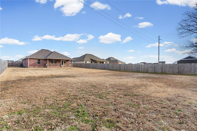 1011 Hampton Street, Tontitown, AR 72762