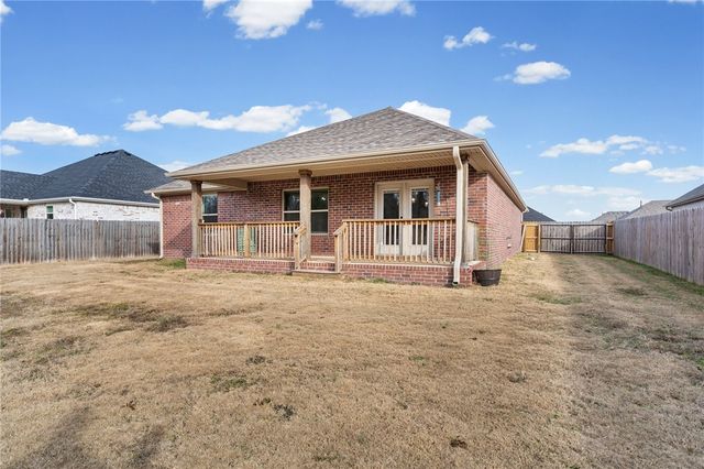 1011 Hampton Street, Tontitown, AR 72762