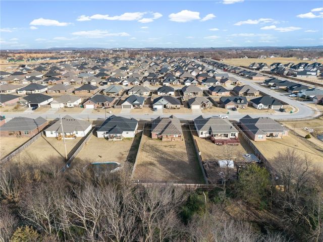 1011 Hampton Street, Tontitown, AR 72762