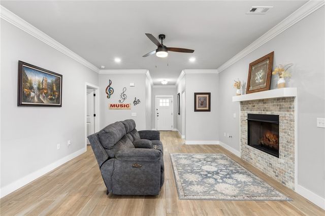 1011 Hampton Street, Tontitown, AR 72762