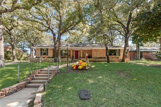 3705 Country Club Road, Arlington, TX 76013