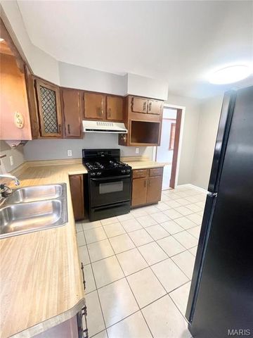 525 N 27th Street, Belleville, IL 62226