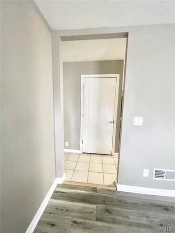 525 N 27th Street, Belleville, IL 62226