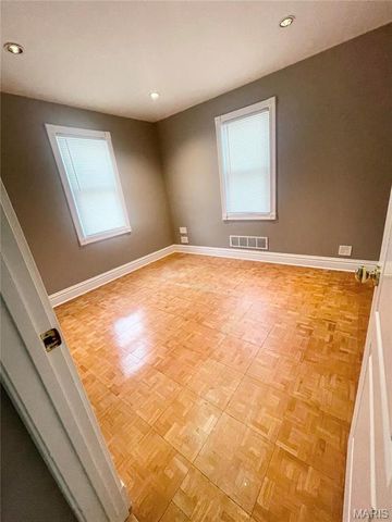 525 N 27th Street, Belleville, IL 62226