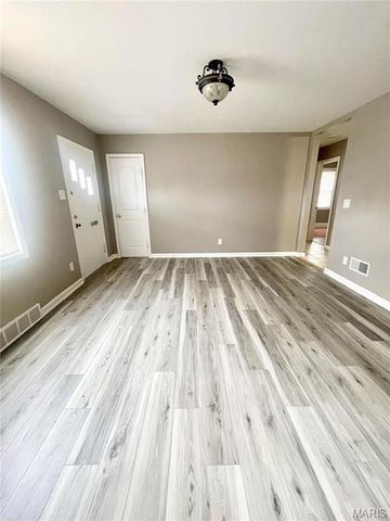 525 N 27th Street, Belleville, IL 62226