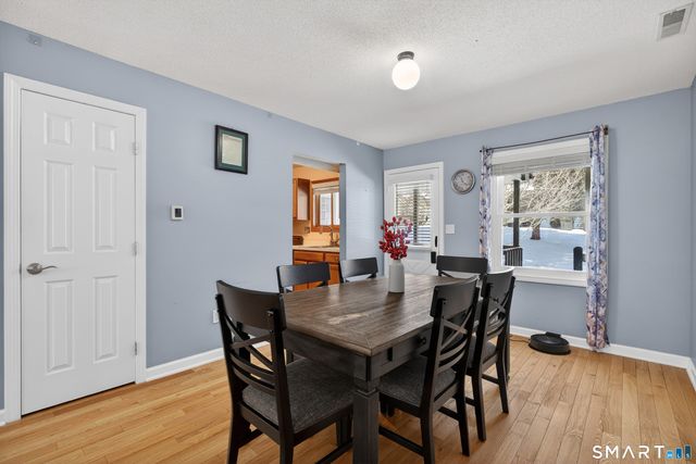 140 Barn Finch Circle 140, Naugatuck, CT 06770