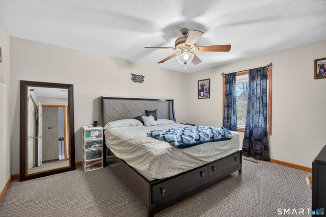 140 Barn Finch Circle 140, Naugatuck, CT 06770