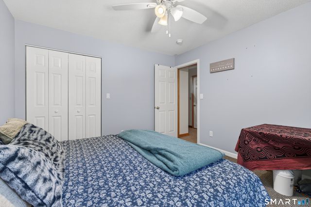 140 Barn Finch Circle 140, Naugatuck, CT 06770