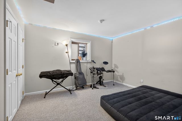 140 Barn Finch Circle 140, Naugatuck, CT 06770