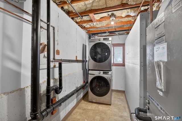 140 Barn Finch Circle 140, Naugatuck, CT 06770