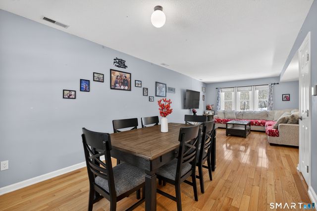 140 Barn Finch Circle 140, Naugatuck, CT 06770