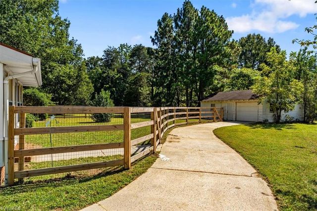 1632 Mount Hope Church Road, Mcleansville, NC 27301