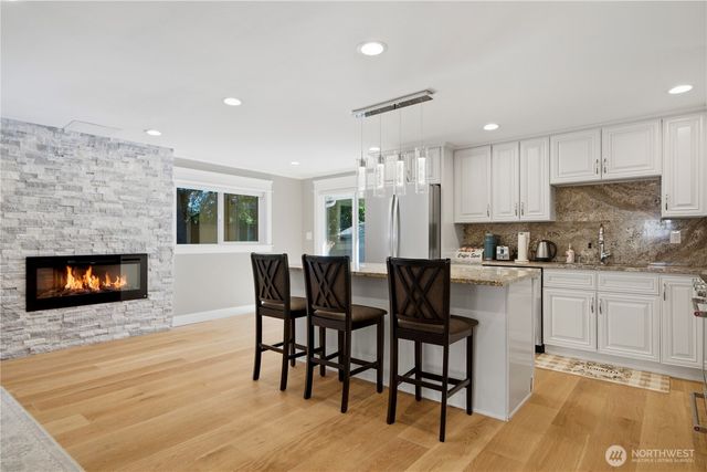 1820 101st Avenue NE, Bellevue, WA 98004