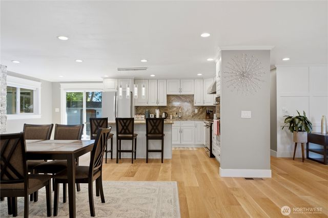 1820 101st Avenue NE, Bellevue, WA 98004