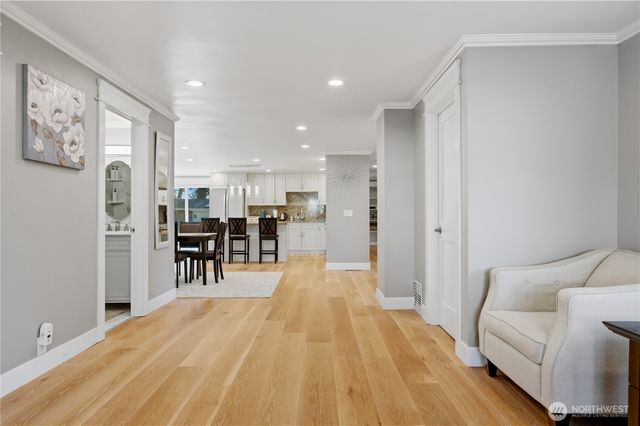 1820 101st Avenue NE, Bellevue, WA 98004