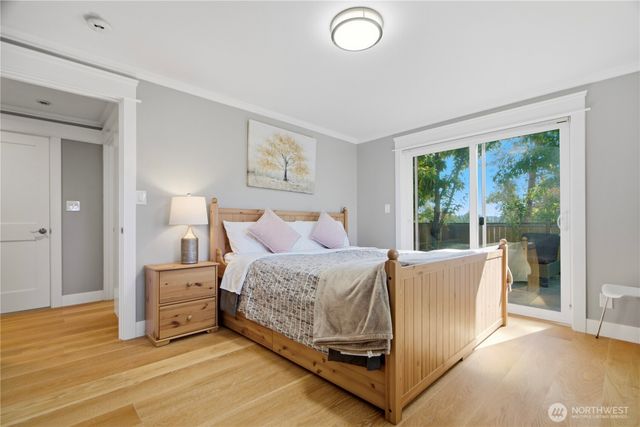 1820 101st Avenue NE, Bellevue, WA 98004