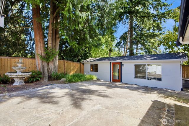 1820 101st Avenue NE, Bellevue, WA 98004