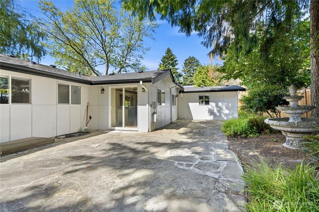 1820 101st Avenue NE, Bellevue, WA 98004