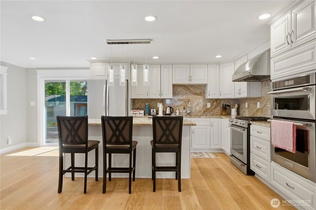 1820 101st Avenue NE, Bellevue, WA 98004