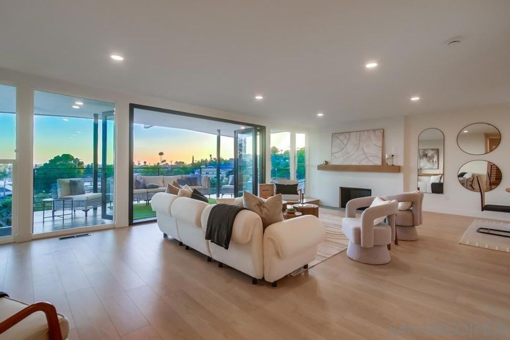 6347 Elmhurst Dr, San Diego, CA 92120