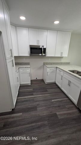 7050 DUNN Avenue, Jacksonville, FL 32219