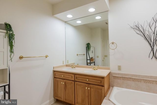 607 NORTHFIELD RD, Lititz, PA 17543