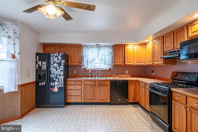 122 SKYLINE DR, Reading, PA 19606