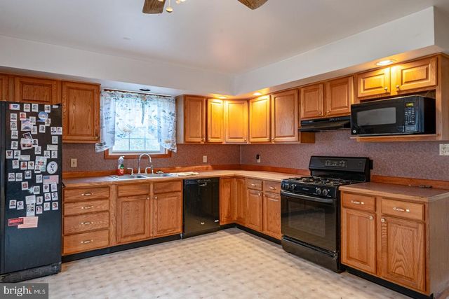 122 SKYLINE DR, Reading, PA 19606