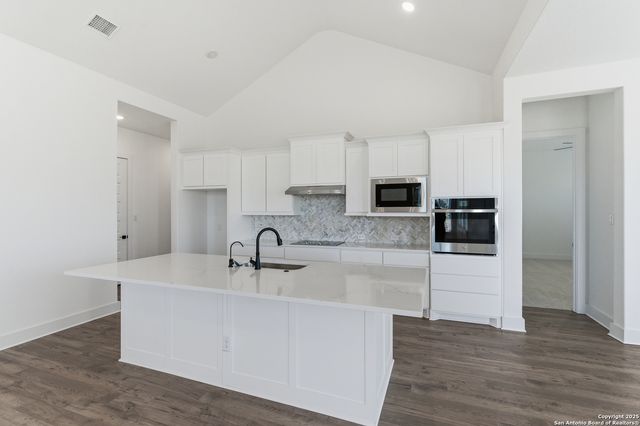 8903 Arroyo Grove, San Antonio, TX 78263