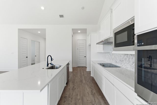 8903 Arroyo Grove, San Antonio, TX 78263