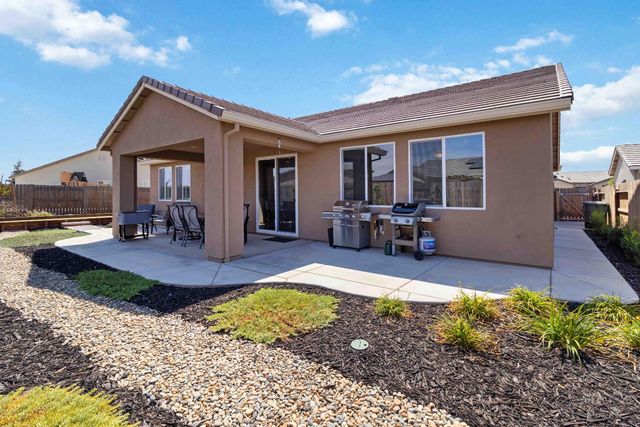 1815 St Croix Ct, Plumas Lake, CA 95961