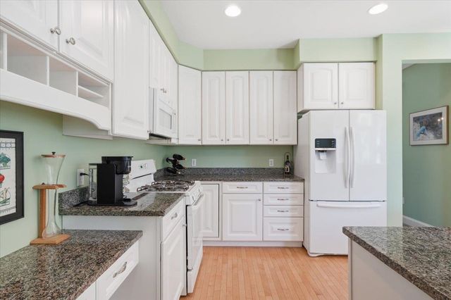 585 Hanon Drive, Williston, VT 05495