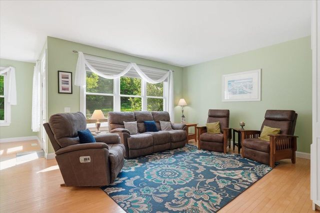 585 Hanon Drive, Williston, VT 05495