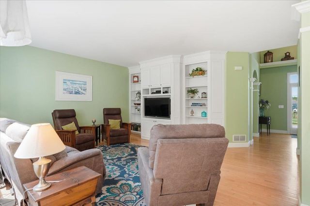 585 Hanon Drive, Williston, VT 05495