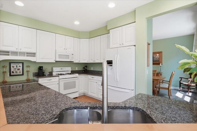 585 Hanon Drive, Williston, VT 05495